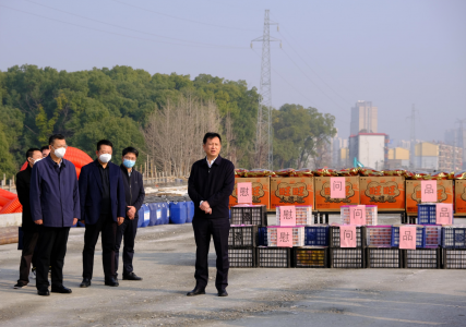 市委常委、副市長肖云走訪慰問丹霞路項(xiàng)目一線工人