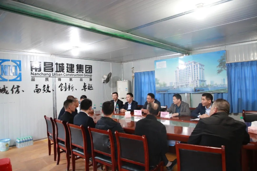 南昌城投集團人武部開展傳承軍人精神，做集團建設發(fā)展的“排頭兵”座談會