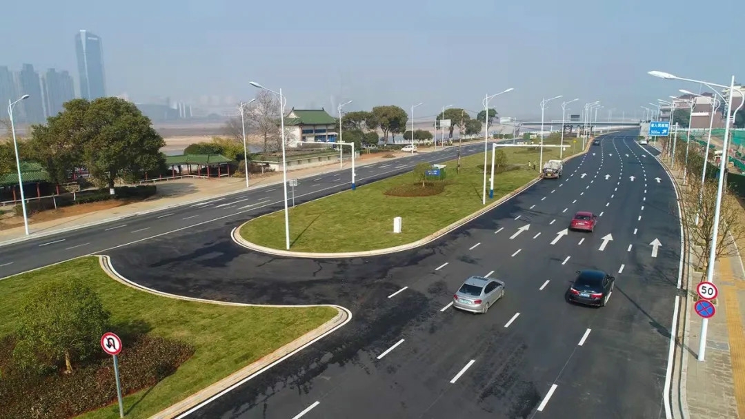 “不堵車了，通過時間至少縮短了三分之二” 沿江中北大道提升改造（一期）工程主線通車方便市民出行
